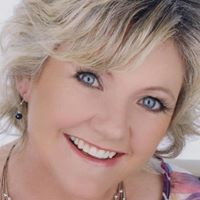 Elizabeth Weir Photo 41