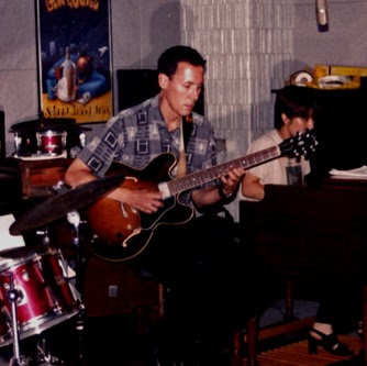 Bruce Saunders Photo 22