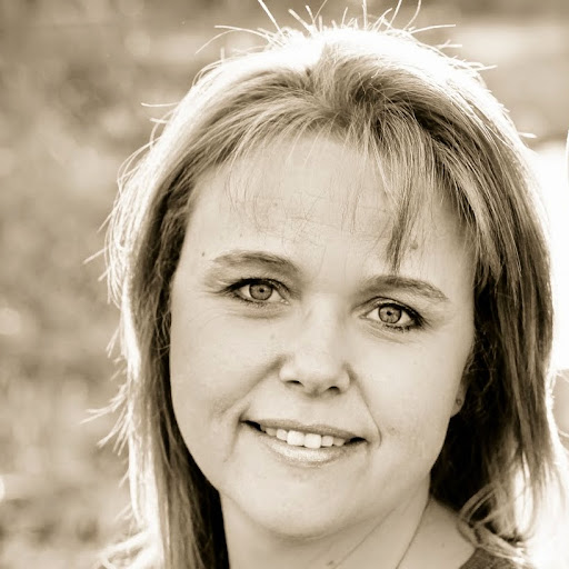 Paula Anders Photo 13