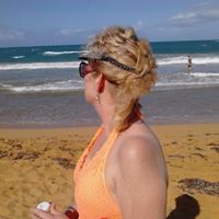 Laura Kane Photo 47