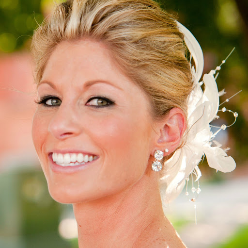 Sara Sutherland Photo 9