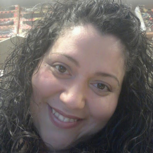 Michele Gonzalez Photo 33