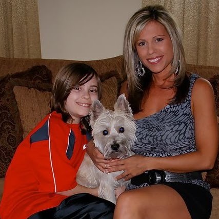 Lynn Schneider Photo 28