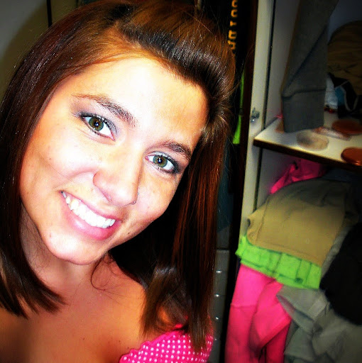 Kayla Davis Photo 5