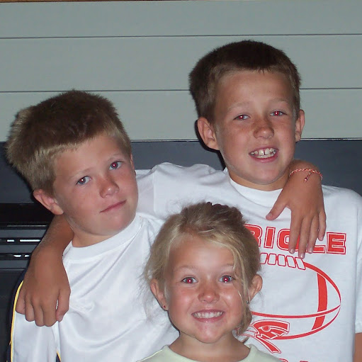 Lori Cook Photo 30