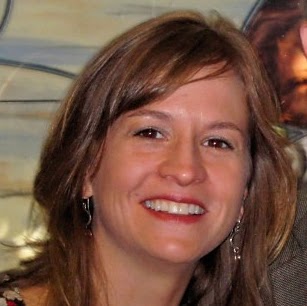 Julie Cummings Photo 33