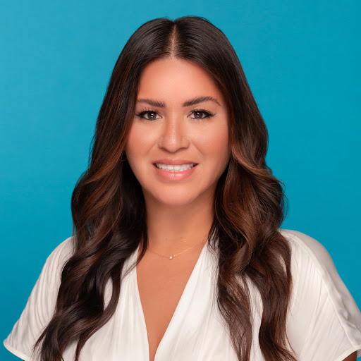 Monica Guzman Photo 31