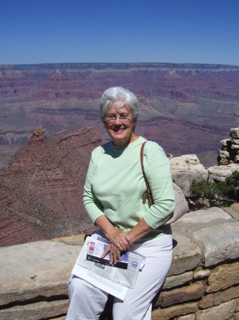 Marilyn Hardy Photo 17