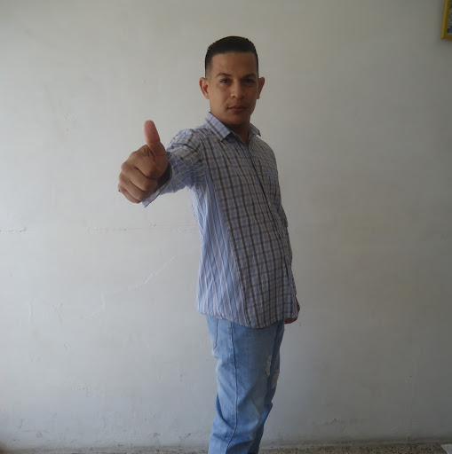 Carlos Aguilera Photo 16