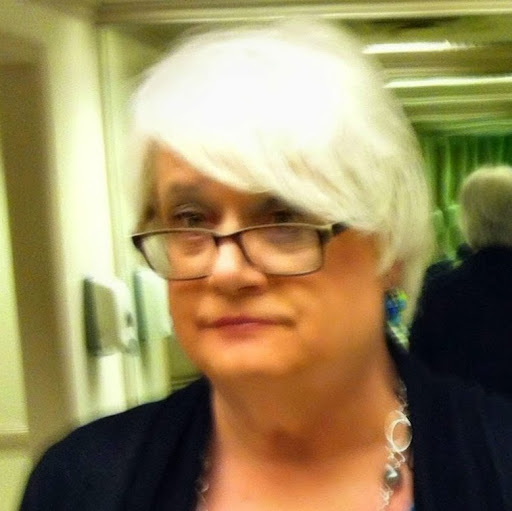 Elizabeth Robbins Photo 31