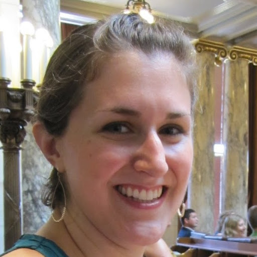Amy Schumacher Photo 27