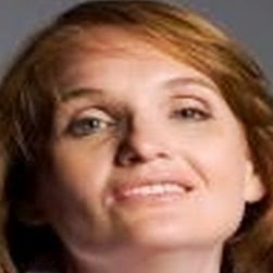 Elisabeth Moore Photo 36