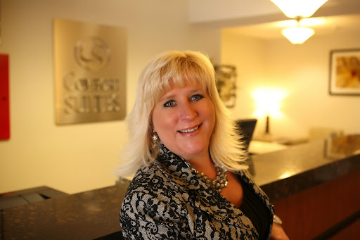 Michelle Dillon Photo 32
