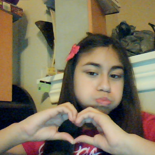 Emily Martinez Photo 7