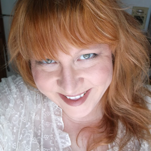 Kristy Hutchinson Photo 3
