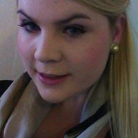 Kristine Larsen Photo 39