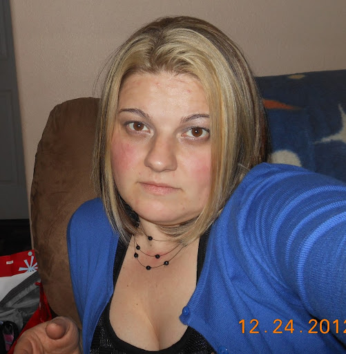 April Haywood Photo 27