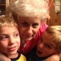 Michelle Hinson Photo 33