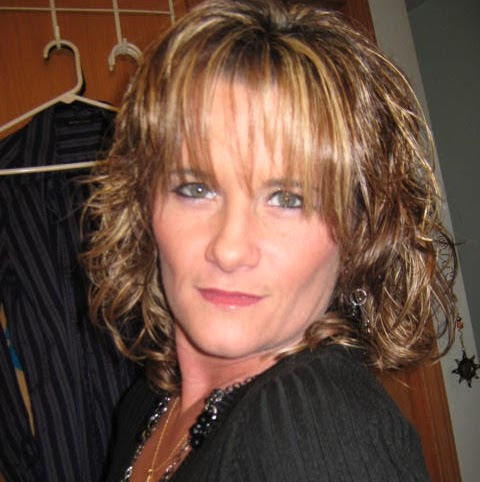 April Wells Photo 34
