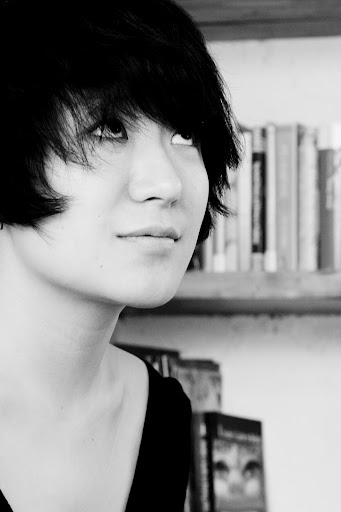 Ling Zhao Photo 23