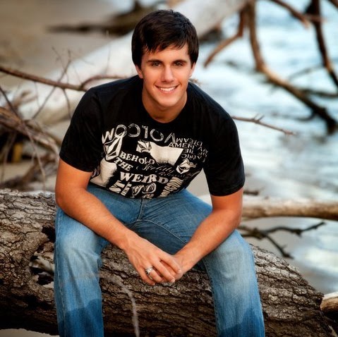 Daniel Moss Photo 34
