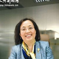 Lilly Zhang Photo 16