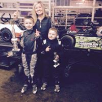 Lisa Hutchison Photo 36