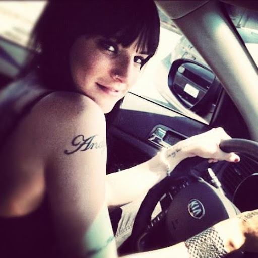 Nicole Simms Photo 33