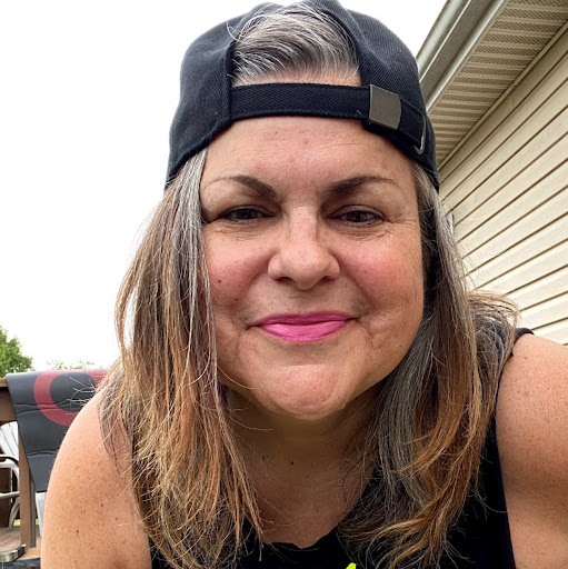 Gina Lennon Photo 13