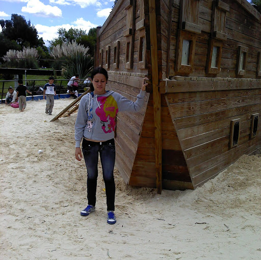Diana Ortegon Photo 4