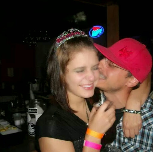 Leah Howell Photo 32