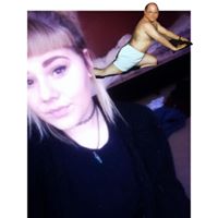 Holly James Photo 30