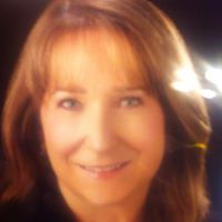 Elizabeth Bess Photo 9