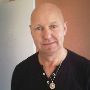 Les Howard Photo 14