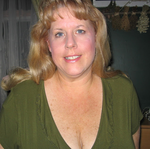 Leslie Campbell Photo 38
