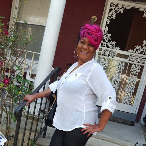 Veronica Henderson Photo 15