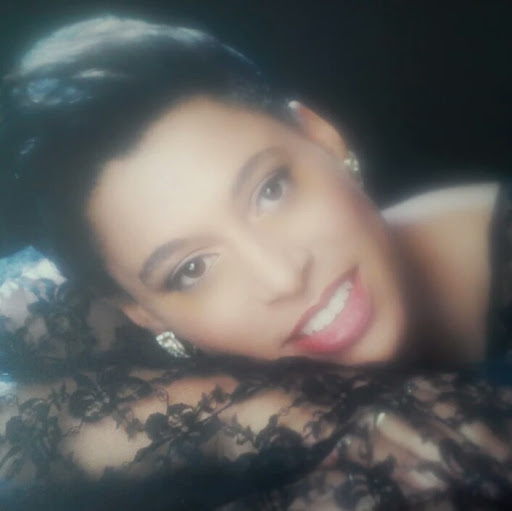 Sonia Simpson Photo 30