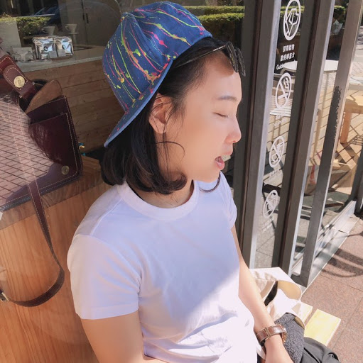 Julia Lin Photo 25