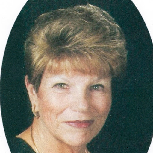 Sandra Nagy Photo 19