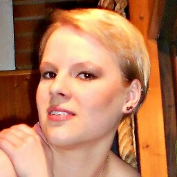 Lisa Schult Photo 5
