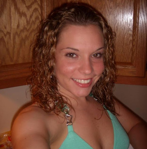 Caroline Love Photo 17
