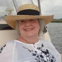 Caroline Armstrong Photo 11