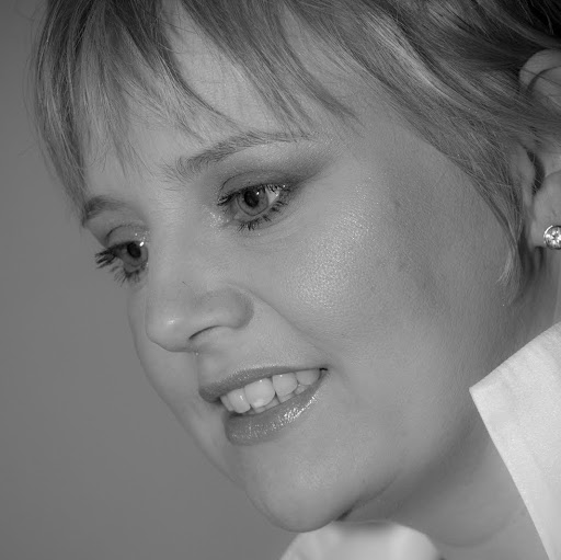 Elaine Smith Photo 32