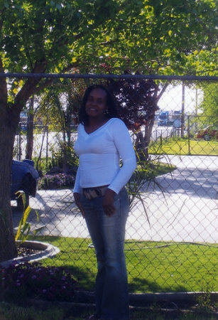 Toni Davis Photo 49