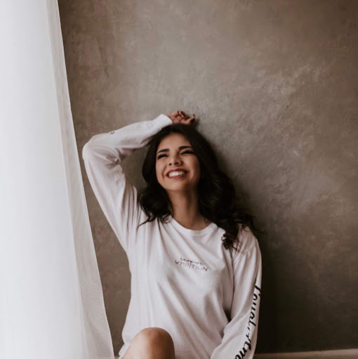 April Moreno Photo 33
