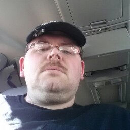 Eric Burton Photo 38