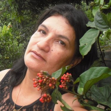 Lucinda Rodrigues Photo 14