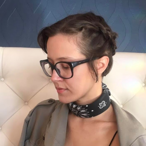 Anna Small Photo 9