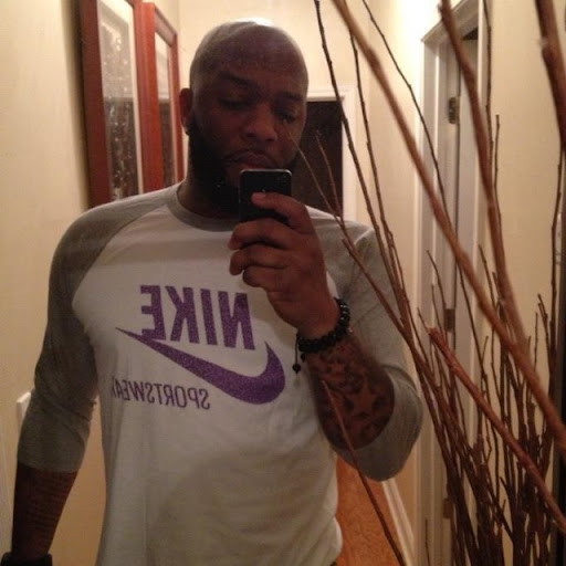 Derrick Small Photo 12