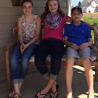 Kelly Layman Photo 17